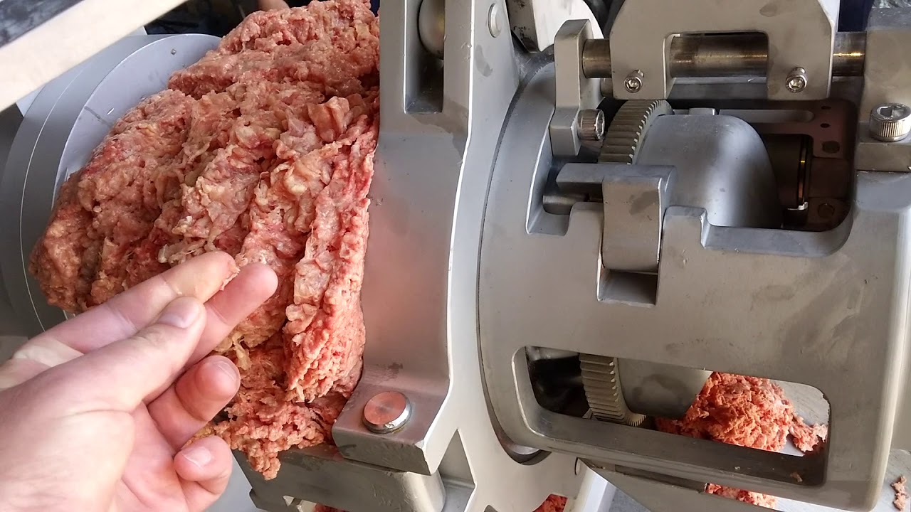 Морфологический и химический состав мяса ручной и механической обвалки тушек кур-несушек и их частей